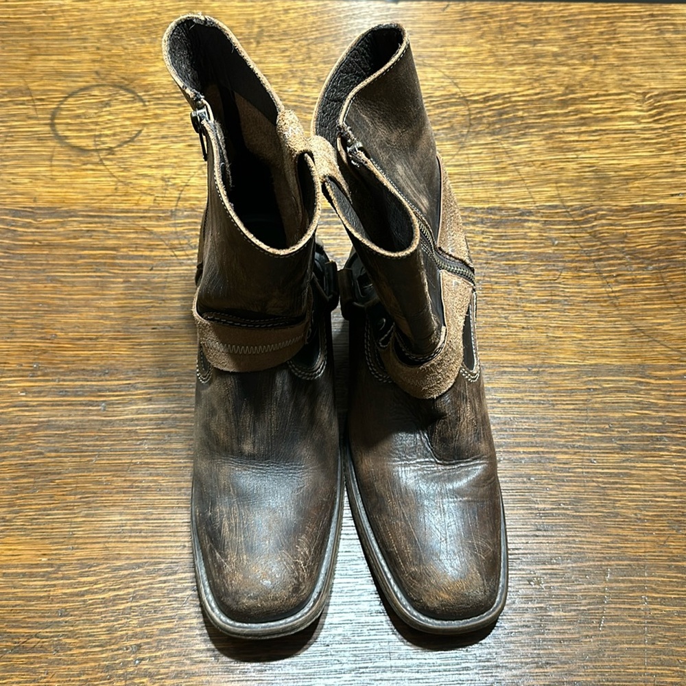 Women’s size 10 Bed Stu boots